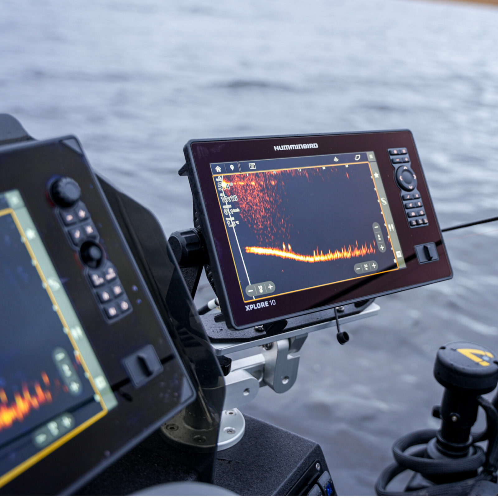 Humminbird XPLORE 10 Kaikuluotain ja Karttaplotteri + CMSI+ -viistoanturi