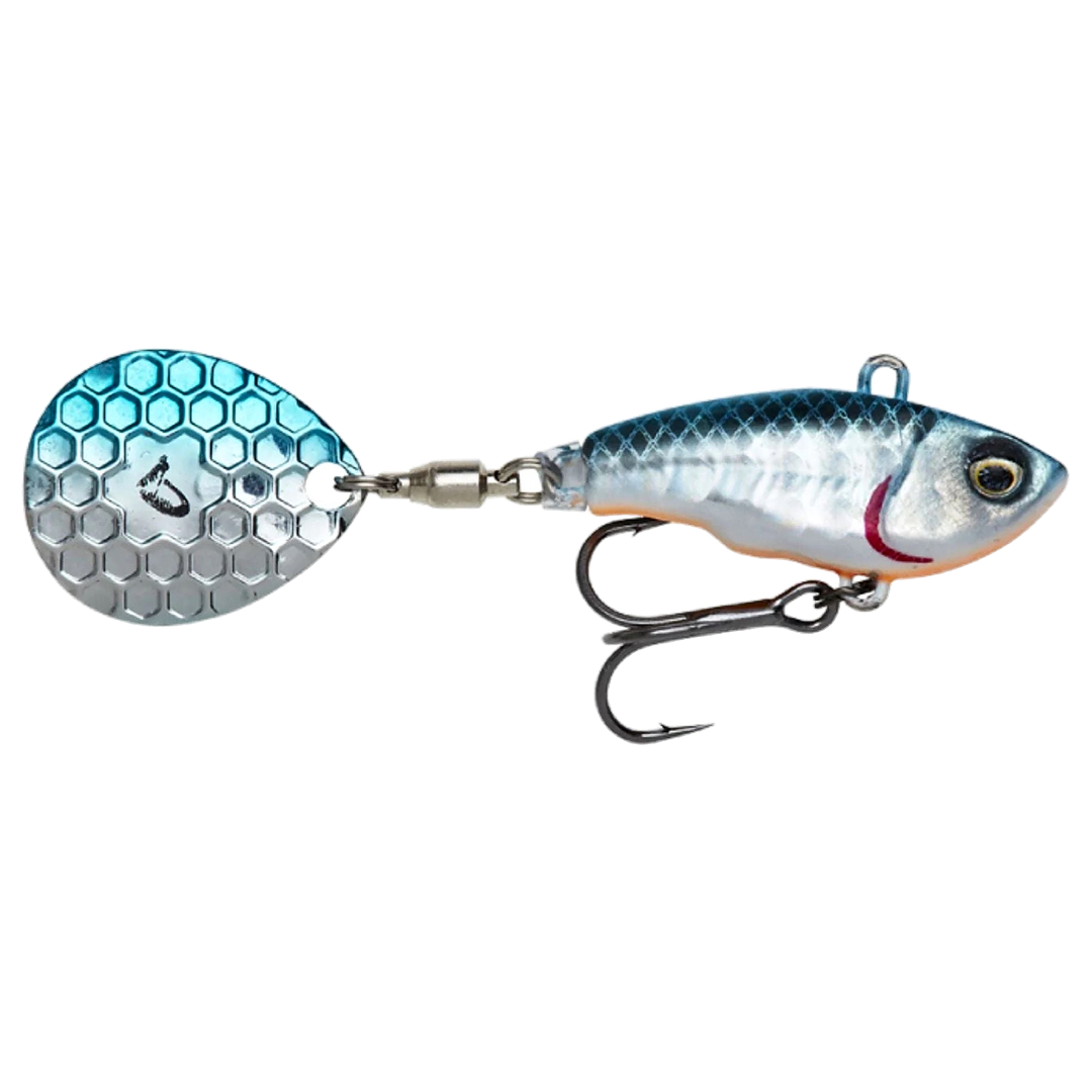 Savage Gear Fat Tail Spin NL (lyijytön) 6.5cm 12.5g Blue Silver sivulta, pää oikealla